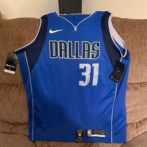 NWT Klay Thompson Nike Dallas Mavericks  Jersey #31 size men’s L
